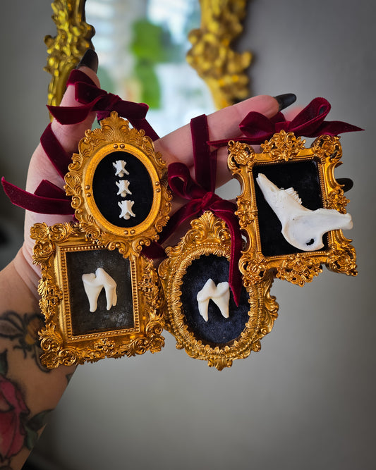 1 Christmas bone ornaments